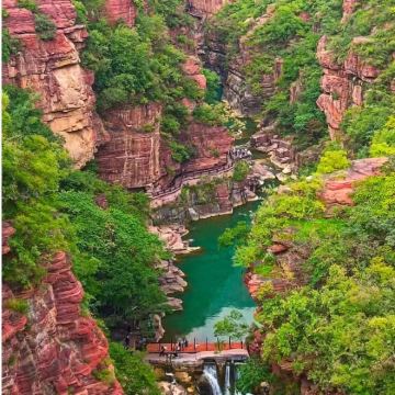 河南郑州+云台山风景名胜区+老君山景区+红旗渠+少林寺+洛阳龙门石窟+开封清明上河园11日10晚跟团游