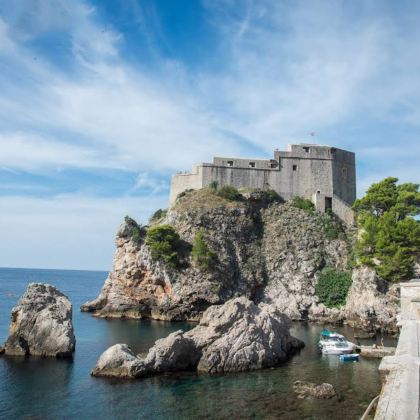 克罗地亚+杜布罗夫尼克城墙+比舍沃岛蓝洞+洛克鲁姆岛+戴克里先宫10日9晚私家团