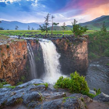 乌兰巴托+哈拉和林+鄂尔浑峡谷+成吉思汗大营+成吉思汗骑马雕像+哈斯台国家公园+呼斯泰音国家公园7日6晚拼小团