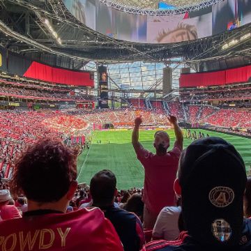 美国世界杯+梅赛德斯·奔驰体育场+可口可乐博物馆+马丁·路德·金国家历史遗址9日8晚跟团游