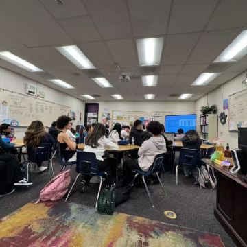 全真插班.美国加州插班微留学夏令营.跟团游14天|一周本土学校全英文插班学习、入住当地寄宿家庭|对话UCLA、斯坦福等精英名校学子|参访硅谷企业与好莱坞影城|一次融合学术、科技与文化的深度成长体验