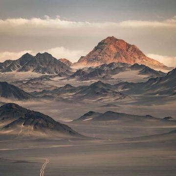 青海湖景区+茶卡盐湖+察尔汗盐湖+乌素特水上雅丹地质公园+G315+敦煌莫高窟+张掖8日7晚拼小团