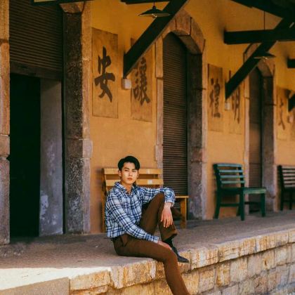 昆明+弥勒+普者黑景区+蒙自+元阳+建水+抚仙湖8日7晚拼小团