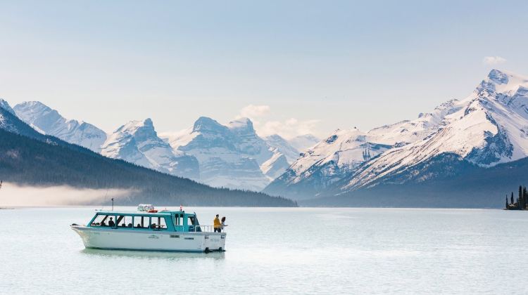 4-Day Banff and Jasper Tour from Calgary·Boutique Group Tour | Explore Banff & Jasper with Iconic Lakes, Glacier Landscapes & Scenic Mountain Routes