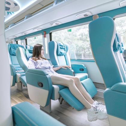 成都+九寨沟+黄龙风景名胜区+峨眉山市+乐山7日6晚跟团游