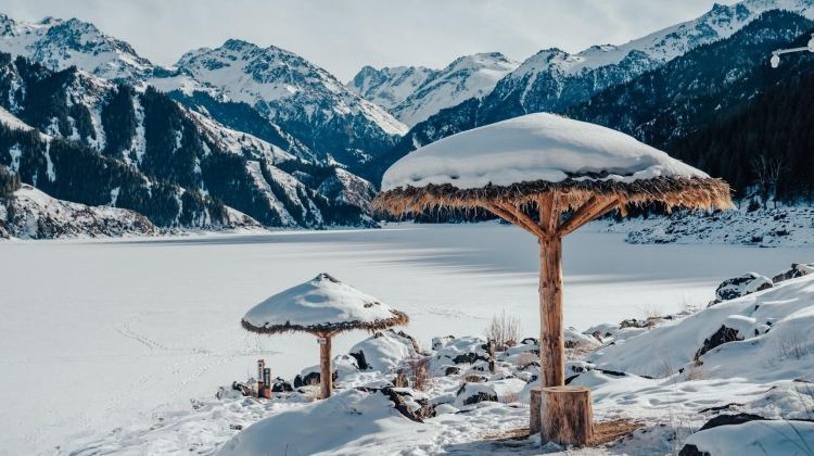 8-Day Northern Xinjiang Group Tours: Xinjiang Kanas National Geopark, Hemu Scenic Area, Sayram Lake, Nalati Scenic Area, Tianshan Tianchi | One Night in Hemu + Featured Meals·  