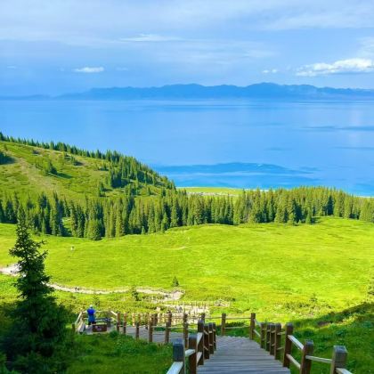 新疆北疆+伊犁+赛里木湖+那拉提旅游风景区7日6晚私家团