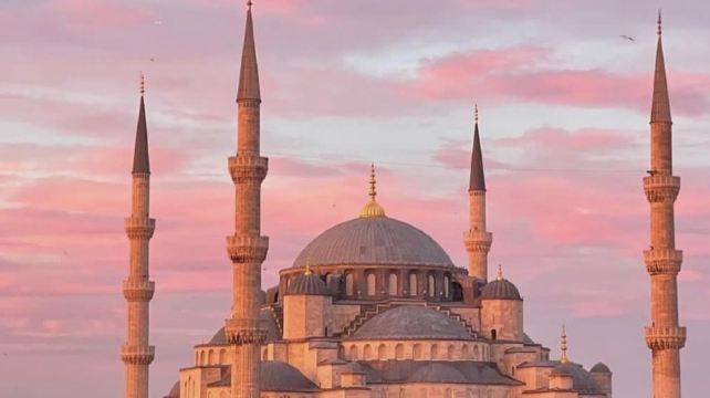 伊斯坦布尔+伊兹密尔+棉花堡+费特希耶+卡什小镇+安塔利亚+卡帕多奇亚10日9晚·6人小团/可升级3内飞+冬季环线+伊城赠海峡游船+卡帕混合线讲解+午餐1次+西代探索古罗马剧场+网红D400公路+棉花堡+以弗所双打卡