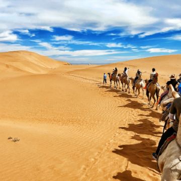 响沙湾+甘德尔山生态景区+拉僧庙+西部梦幻峡谷-神水洞+鄂尔多斯+乌海4日3晚拼小团