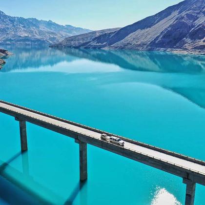 新疆喀什市+帕米尔高原+塔什库尔干+盘龙古道+喀什古石头城2日1晚拼小团