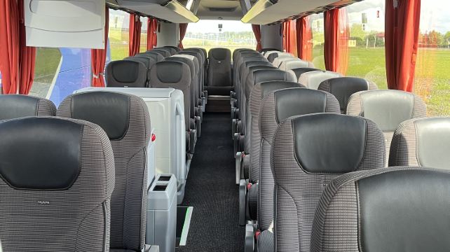 7D6N · Group Tours · United Kingdom + London + York + Edinburgh + Glasgow + Cambridge·Guaranteed weekly departures, non-stop loop tour to explore the Scottish Highlands with its stunning lakes and magical landmarks, visit classic Harry Potter filming spots, and experience British cultural tours and characteristic leisure activities.