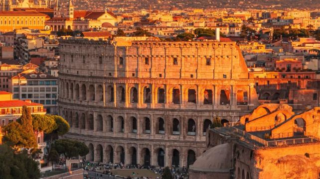 【浪漫三重奏|法國+瑞士+意大利13天深度遊私家團】·五一限定+法意瑞奇蹟感官之旅+ 13日深度私享+諮詢即享早鳥立減+巴黎盧浮宮藝術沉浸+瑞士因特拉肯湖光山色+意大利羅馬永恆之城+全程甄選品質酒店+獨立成團專車隨行