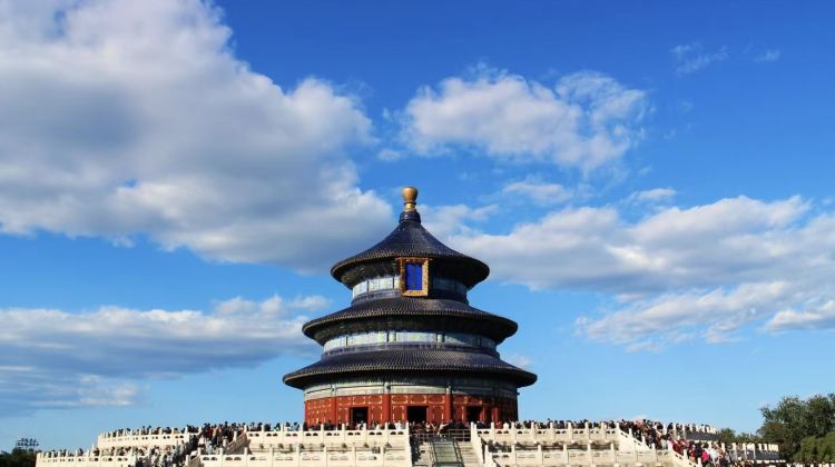 6D5N · Private Tours · Hutong rickshaw+Imperial Palace Banquet with Hanfu Experience·Universal Beijing Resort+Forbidden City+ Mu Great Wall