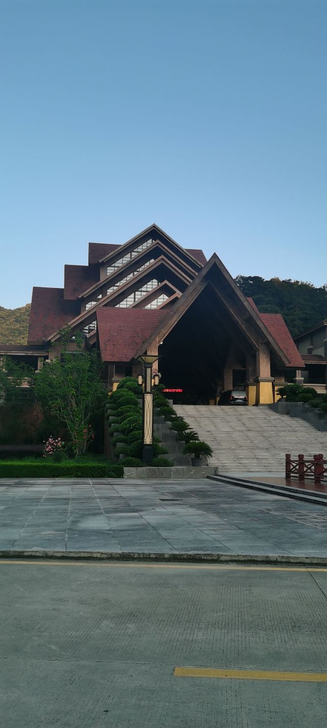 经律论文化旅游小镇旅行图片 1