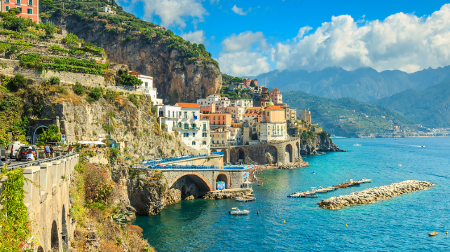 <7天>【18人團 意國南境傳奇火山之旅】南意經典景點+西西里島·陶爾米納+阿格里真託+阿馬爾菲海岸線+1晚蘑菇屋+1晚夜遊輪+贈景點門票+贈參團前1晚夜宿火車