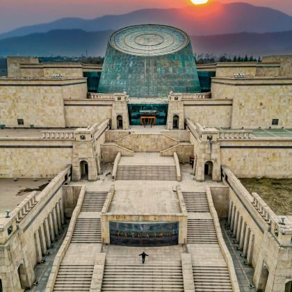 宝鸡青铜器博物院+太白山+关山草原4日3晚私家团