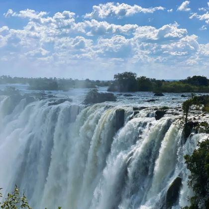 津巴布韦+赞比亚+博茨瓦纳+奥卡万戈三角洲+维多利亚瀑布8日7晚私家团