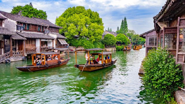 上海+苏州+杭州+无锡+南京+乌镇5日4晚跟团游·金牌导游+5钻网红拈花湾客栈+灵山 船游西湖  赠双夜游+情迷三水乡 +50餐