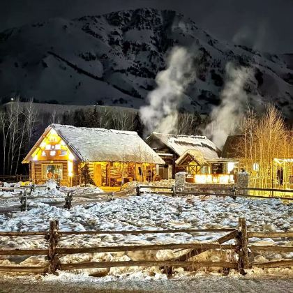 新疆北疆+阿勒泰地区+禾木风景区+喀纳斯景区5日4晚拼小团