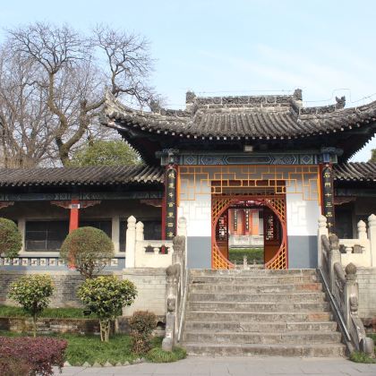 古汉台+勉县武侯祠博物馆+宝鸡青铜器博物院+兴汉胜境5日4晚私家团