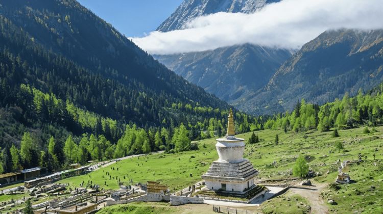 5D4N · Private Tours · Western Sichuan for Nature Lovers: Daocheng Yading, Mount Siguniang, Xinduqiao & Yuzixi - Snow Mountains, Tibetan Grasslands & Starry Skies