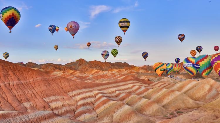 4-Day Silk Roard Private Tour· Zhangye, Dunhuang,Jiayuguan, Mogao Caves, Yadan National Geopark