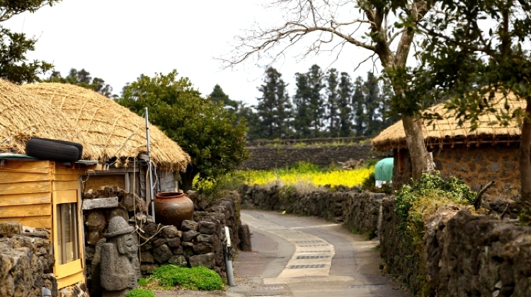 13-Day Essential Korea Tour from Seoul·Gyeongju-si, Busan, Jeonju-si, Yeosu, Jeju-si | Gyeongbokgung Palace | Insadong Alley | National Folklore Museum