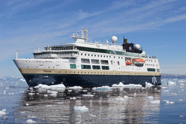 16 days · Arctic · Hamburg - Denmark - Norway - Longyearbyen