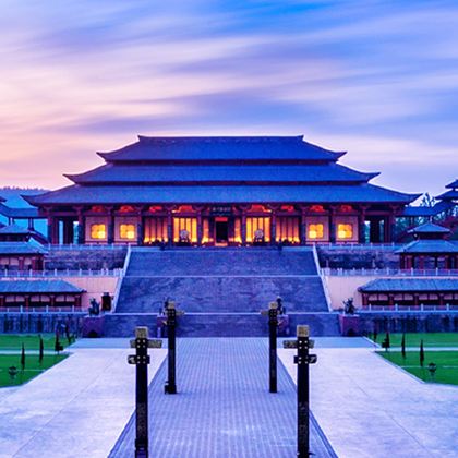 金华+横店影视城+双龙洞4日3晚拼小团