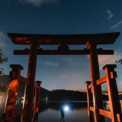 日本东京+富士山+芦之湖游船+箱根空中缆车+山中湖+忍野八海2日1晚跟团游