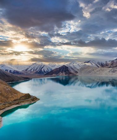 9D8N • Urumqi + Southern Xinjiang + Korla + Kashgar City + Aksu Prefecture + Kuqa + Panlong Ancient Path + Xiang Fei Park