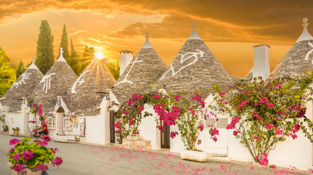 <11天>【24人團 全景亞平寧】 意式風情雙重奏·1晚蘑菇屋+羅馬+威尼斯+米蘭+佛羅倫薩+比薩+托斯卡納+那不勒斯+龐貝古城+阿馬爾菲+阿爾貝羅貝洛+馬泰拉