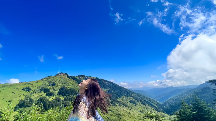 神农架2日1晚跟团游·十一热销中~【出游榜单1·探秘神农】原始森林野趣探秘，含必消60元/人换乘车，神农四大美景官门山/天生桥/神农坛/神农顶，多套餐住宿选择，武汉出发