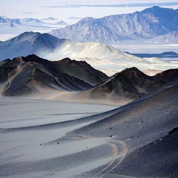 西宁+兰州+青海湖景区+茶卡盐湖+察尔汗盐湖+黑独山+敦煌莫高窟+张掖9日8晚拼小团