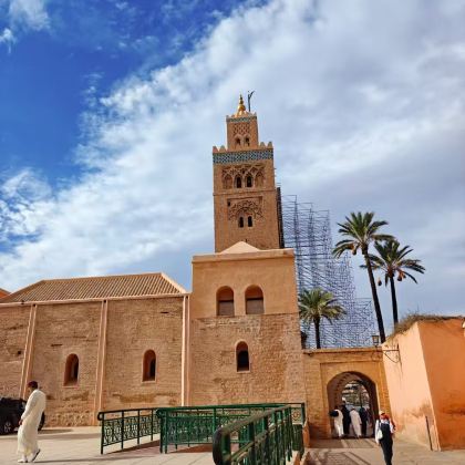 摩洛哥11日10晚私家团