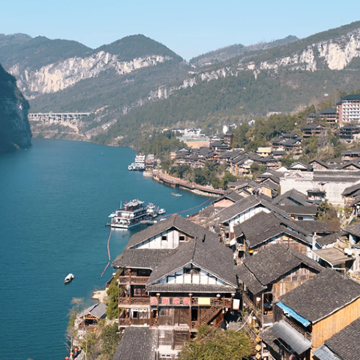 中国蚩尤九黎城+重庆天生三桥+仙女山国家森林公园+重庆乌江龚滩旅游度假区+乌江画廊2日1晚跟团游