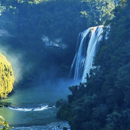 梵净山+西江千户苗寨+铜仁大峡谷+荔波小七孔景区+黄果树景区6日5晚拼小团