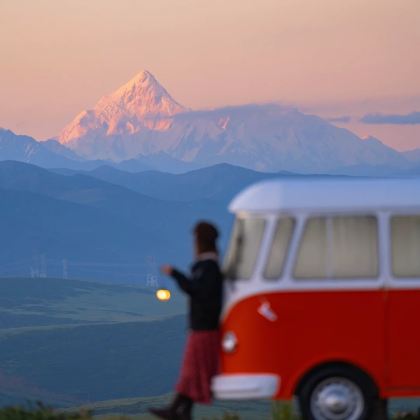 成都+稻城亚丁+新都桥+四姑娘山景区7日6晚跟团游