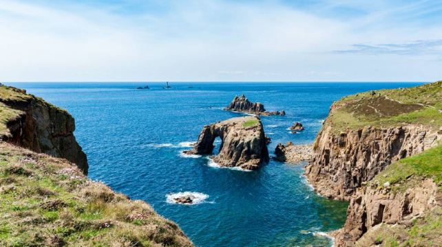 <3天>【私奔到英國盡頭】英國浪漫海濱風光·古城巴斯+史前遺蹟巨石陣+海中石拱門杜德爾門+伯恩茅斯新月形金色沙灘+聖艾夫斯藝術小鎮(1人成團)