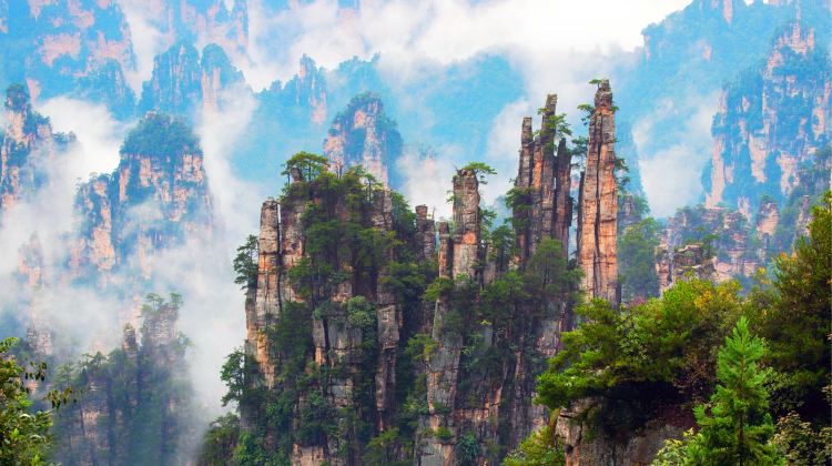 6-Day Autumn & Christmas Hunan Private Trip: Explore Zhangjiajie Forest Park, Grand Canyon Glass Bridge, Tianmen Mountain &  Furong Town & Fenghuang Ancient Town