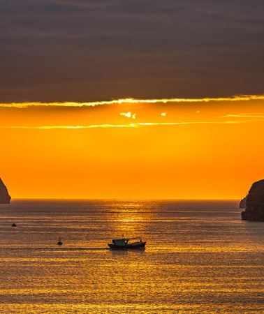 2D1N • Sunset on Lan Ha Bay to Viet Hai Village to Viewpoint Ha Long Bay