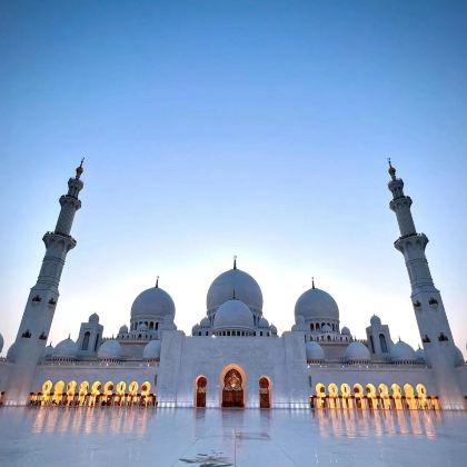 迪拜+阿布扎比+沙迦5日4晚跟团游