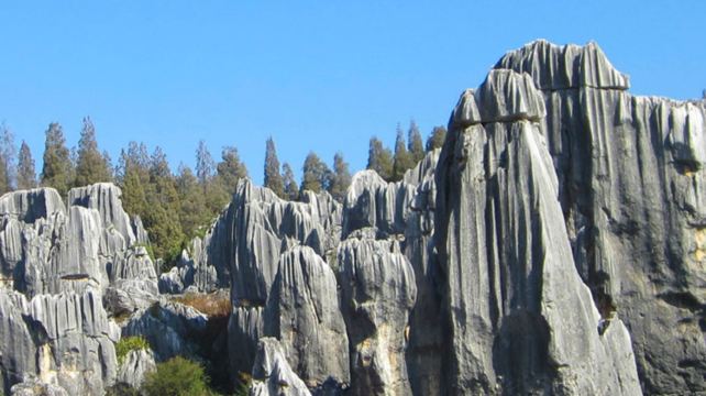 9-Day Natural and Cultural Yunnan Private Tour from Kunming·Dali, Lijiang and Shangri-La丨Erhai Lake Biking, Shuhe Ancient Town, Ancient Town Shaxi  and Tiger Leaping Gorge