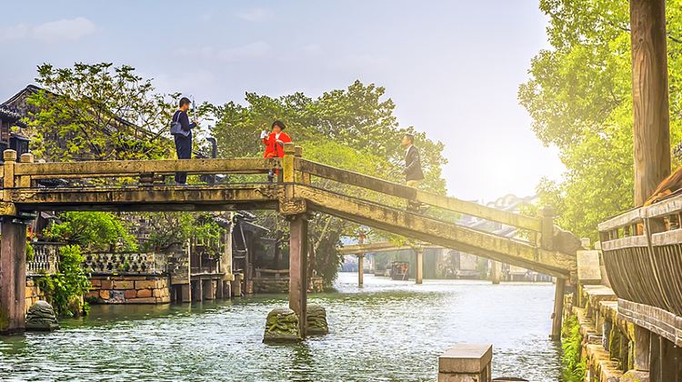 華東5市+烏鎮6日5晚跟團遊·28人內小團丨景交全含丨一晚景區內客棧+杭州5鑽丨提燈走橋丨導遊精講丨船遊西湖