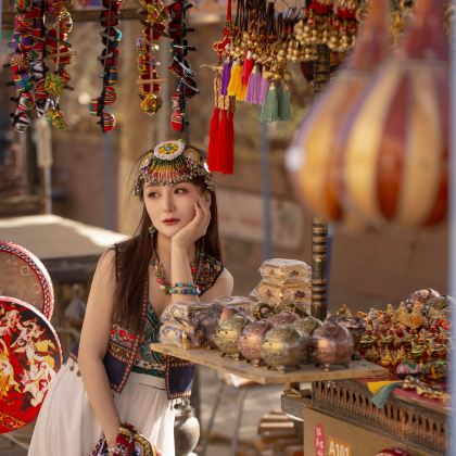 新疆乌鲁木齐+南疆+喀什市+帕米尔高原10日9晚跟团游