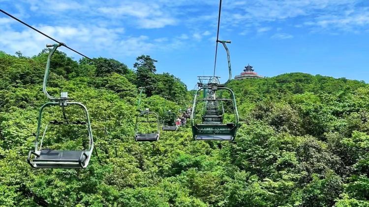 5D4N · Private Tours · Zhangjiajie + Zhangjiajie Grand Canyon + Huanglong Cave + Baofeng Lake + Tianmen Mountain National Forest Park