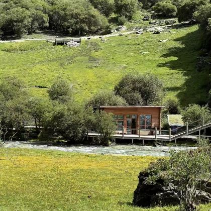 成都+稻城亚丁+新都桥+四姑娘山景区6日5晚私家团