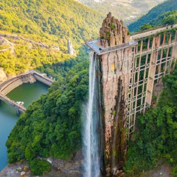 中国广东广州越秀公园10日9晚跟团游