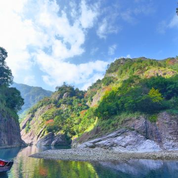 温州雁荡山+大龙湫景区+苍南县碗窑景区-三折瀑+刘伯温故里景区·百丈漈+灵岩景区+灵峰景区3日2晚私家团