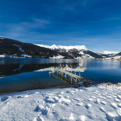 苏黎世+迈恩费尔德+瓦尔斯+圣莫里茨7日6晚私家团